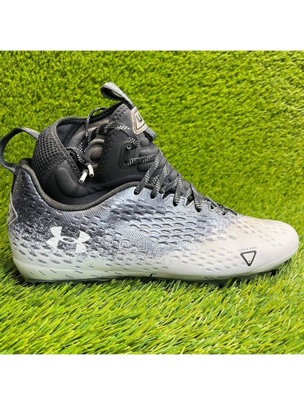 Under Armour Spotlight Lux MC 2.0 Mens Size 10.5 Black‎ White Football Cleats